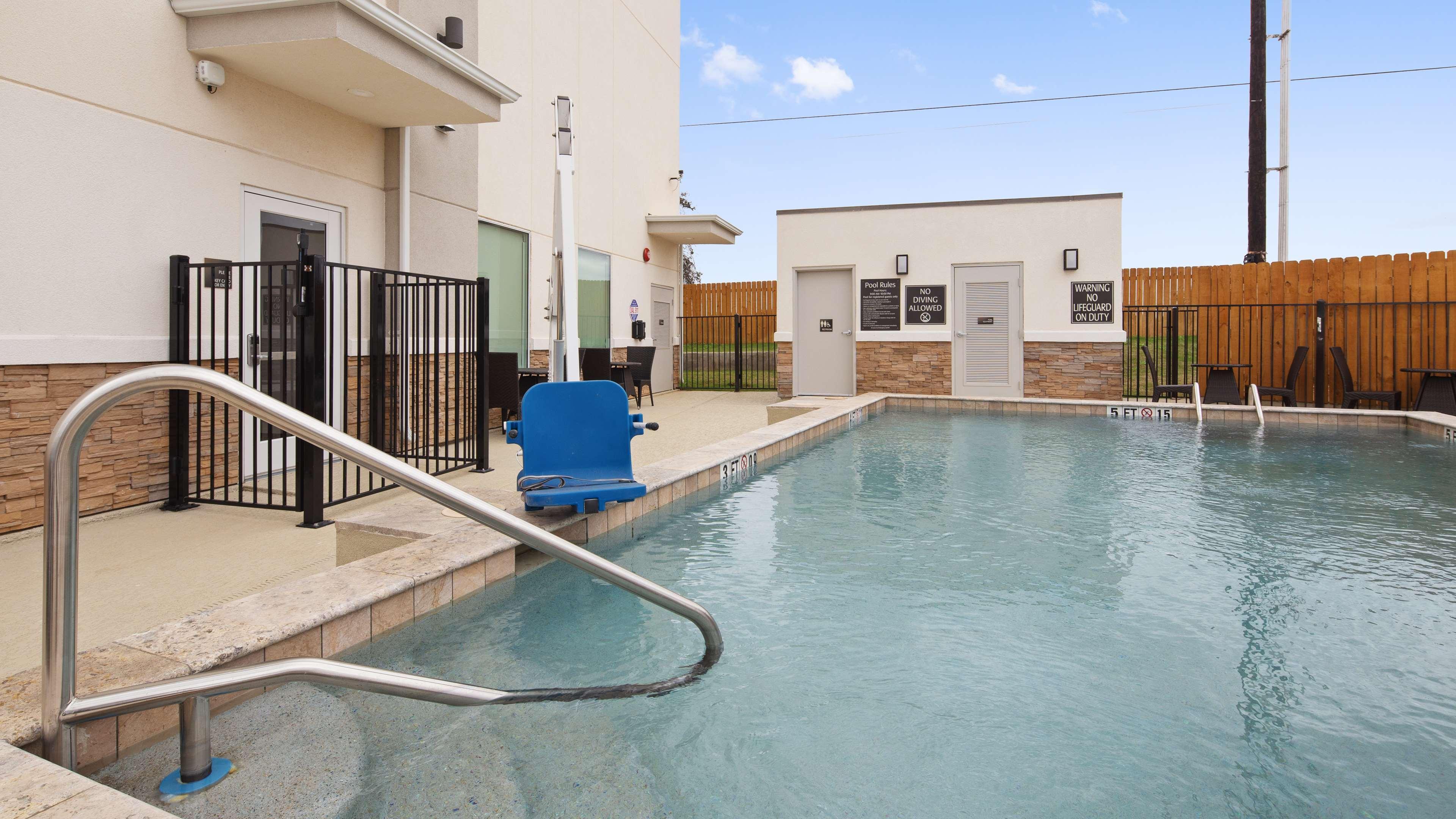 Best Western Green Oaks Inn La Vernia Luaran gambar